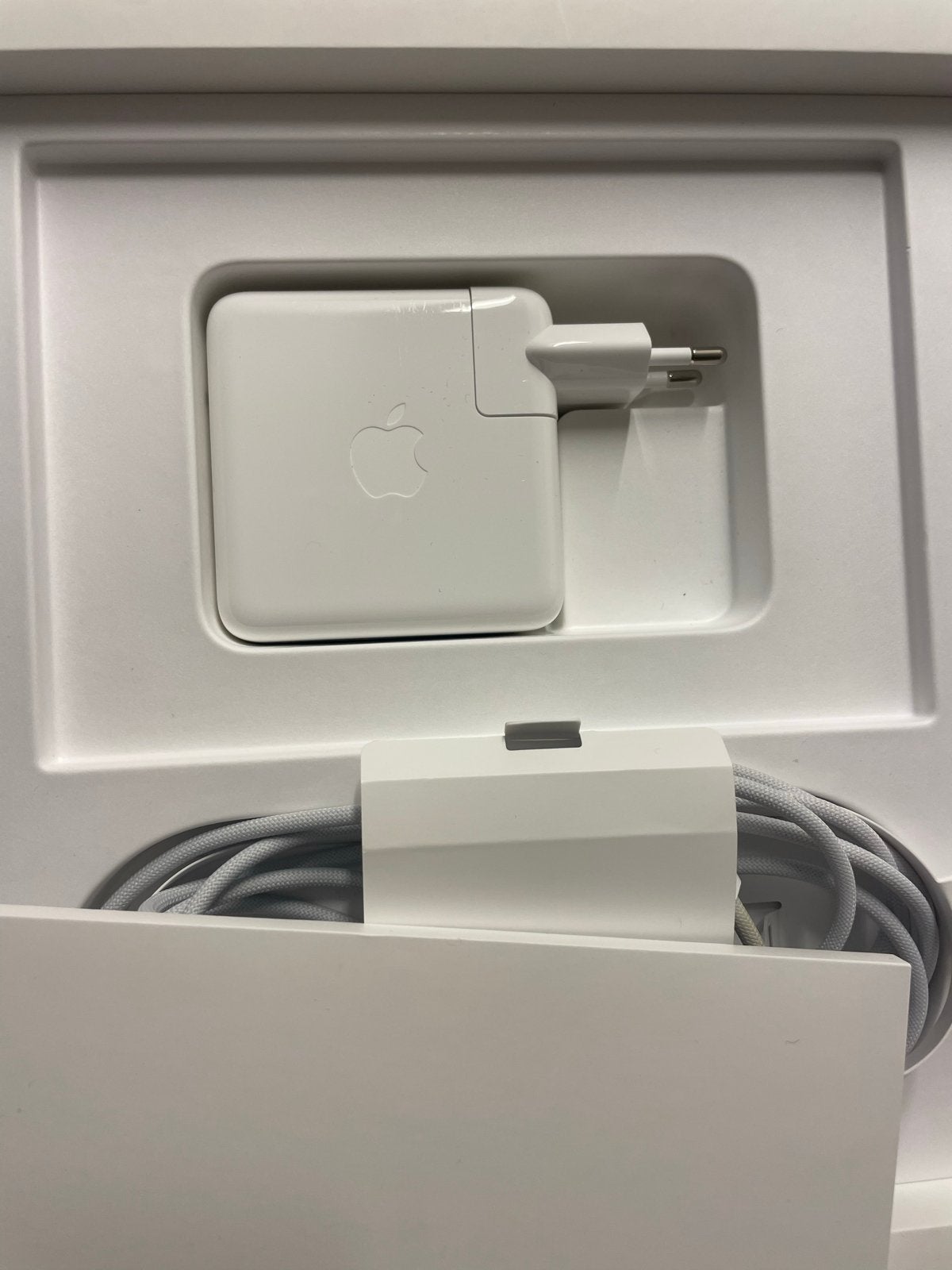 Gloednieuwe Apple USB-C 140W adapter + MagSafe 3 kabel, Ophalen, Nieuw