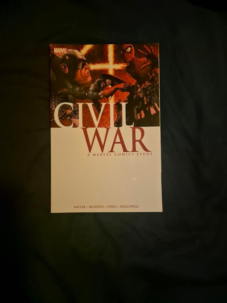 Civil War - A Marvel Comics Event, Boeken, Strips | Comics, Amerika, Ophalen of Verzenden, Mark Millar, Gelezen