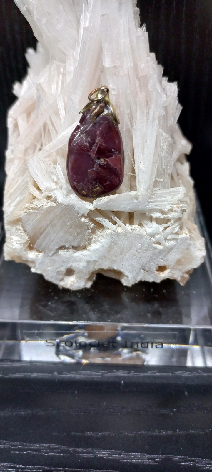 Granaat hanger, Verzamelen, Mineralen en Fossielen, Ophalen of Verzenden, Mineraal