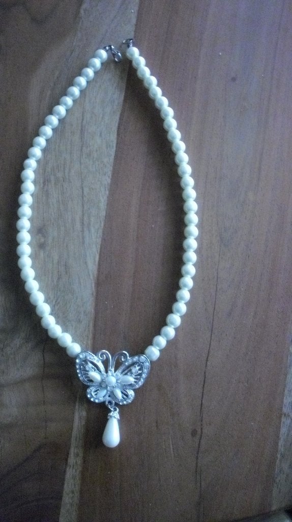 Parelketting met Vlinder, Wit, Ophalen of Verzenden, Zo goed als nieuw, Overige materialen