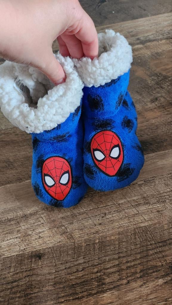 Spiderman pantoffels maatje 24/25, Ophalen, Zo goed als nieuw, Meisje