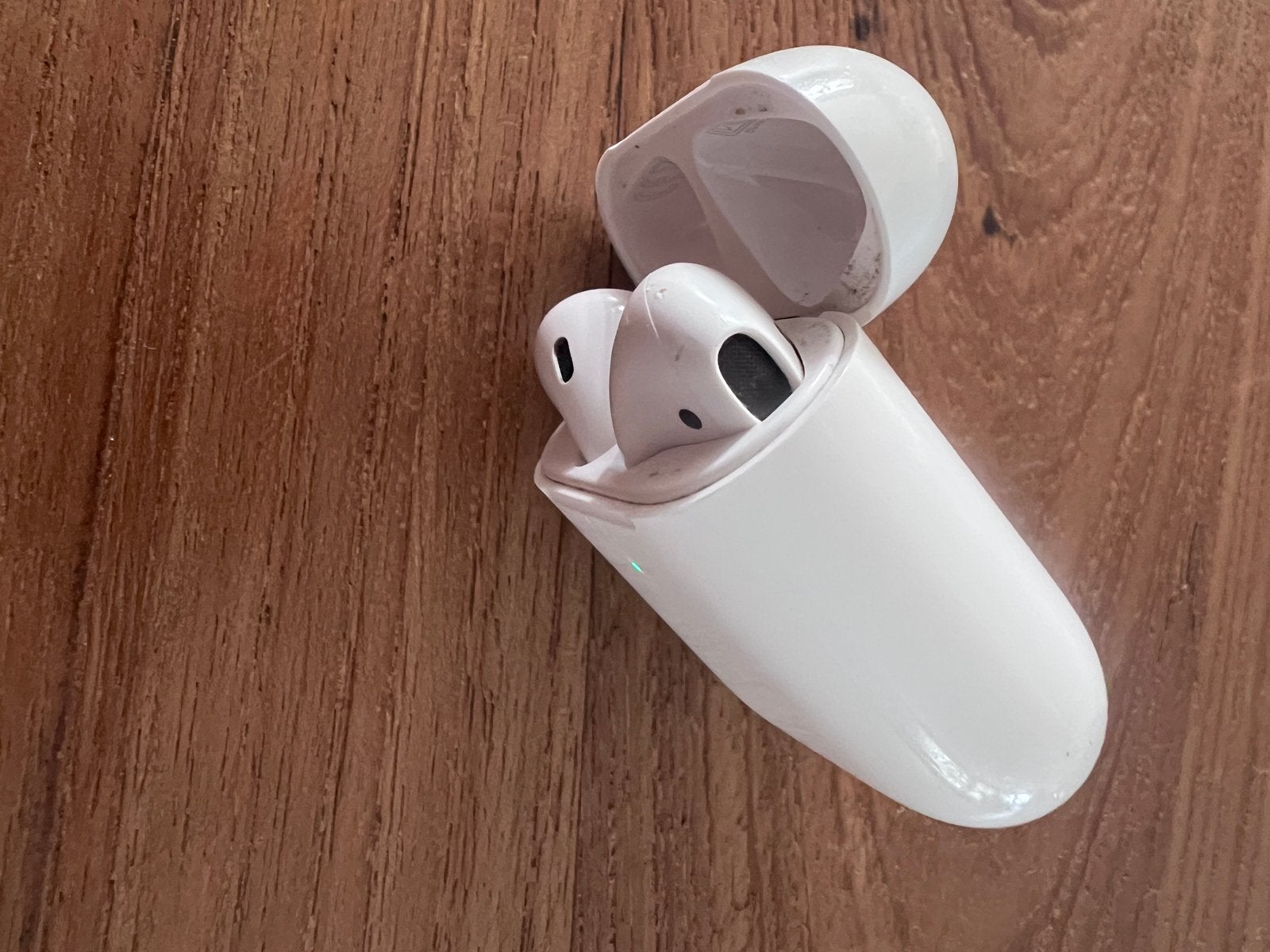 Originele Apple AirPods 2e generatie + oplaadcase, In-ear, Gebruikt, Bluetooth, Ophalen of Verzenden