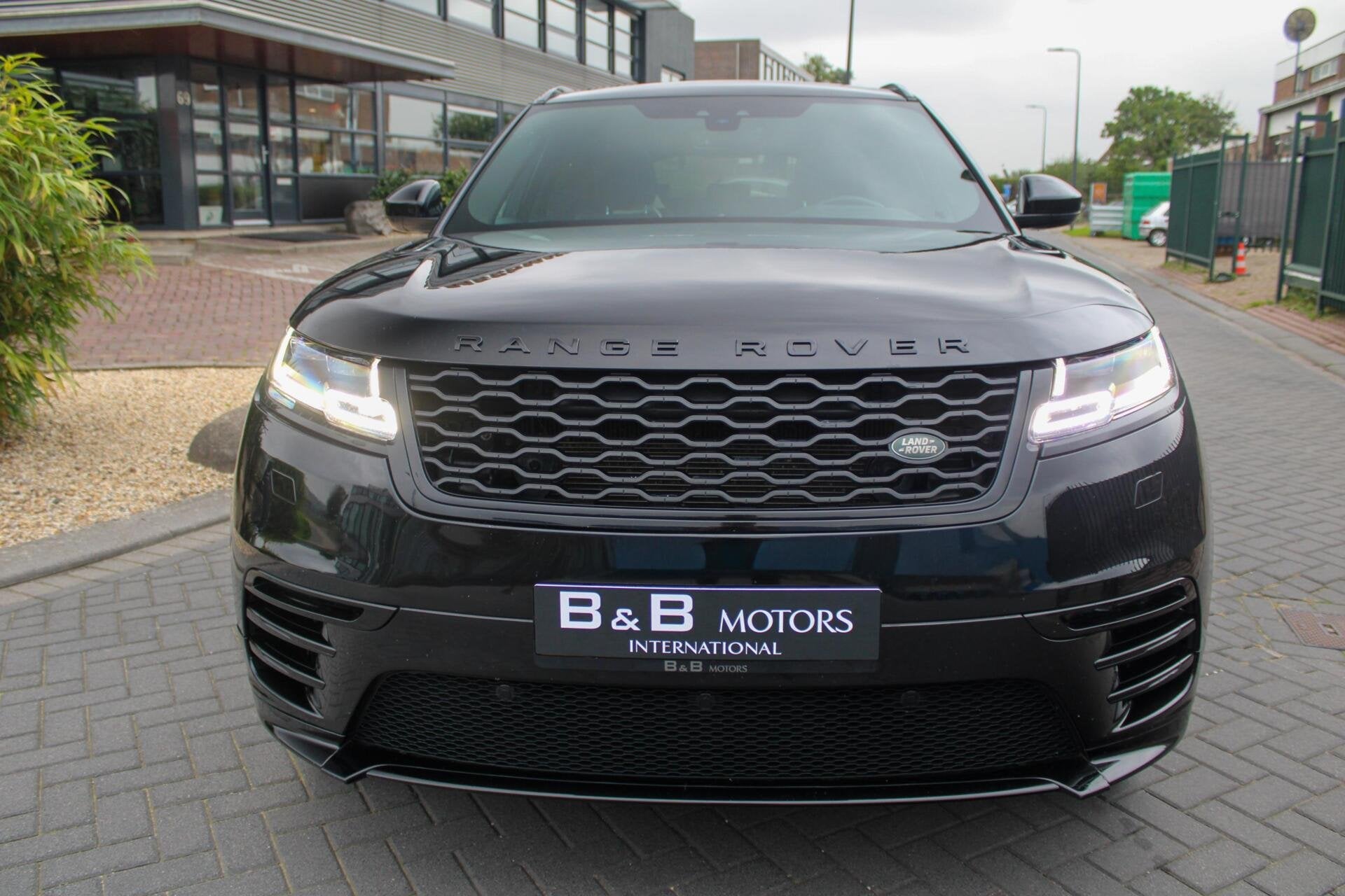 Land Rover Range Rover Velar 2.0 I4 AWD R-Dynamic S|GARANTIE, Auto's, Automaat, 1800 kg, Gebruikt, Euro 6
