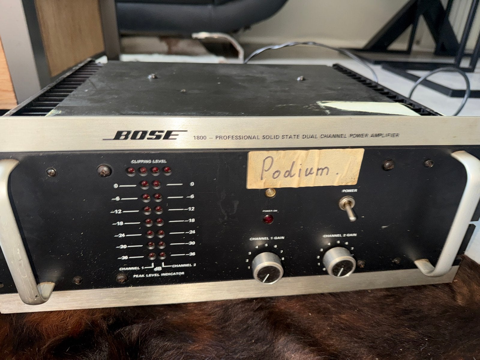 Bose 1800 Professionele Solid State Dual Kanaals Eindverster, Overige merken, Gebruikt, Ophalen of Verzenden, 120 watt of meer
