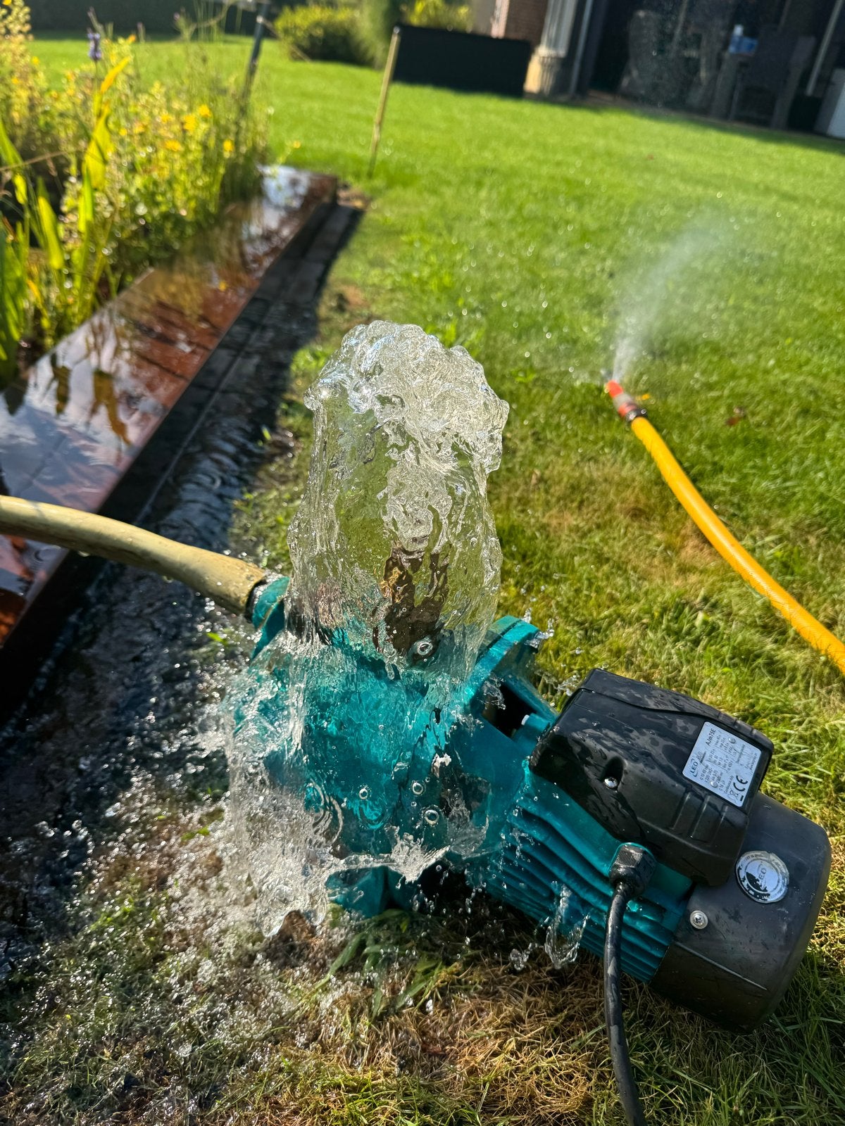 LEO AJm75E Hydrofoorpomp - Zo goed als nieuw, Tuin en Terras, Waterpompen, Ophalen, Zo goed als nieuw, Elektrisch, Hydrofoorpomp