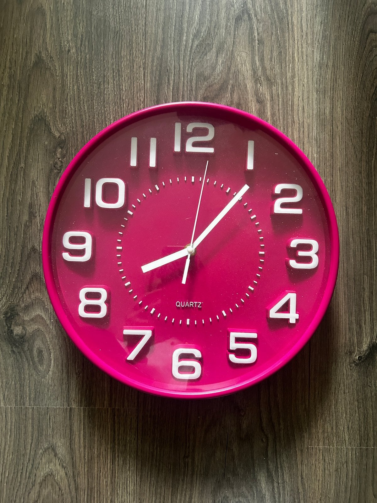 Roze Wandklok - Modern Design, Wandklok, Analoog, Werkt op batterijen, Ophalen of Verzenden