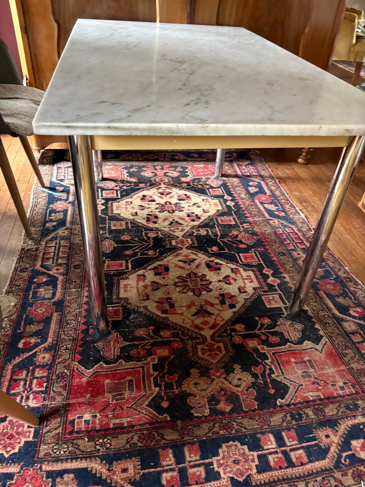 Marmeren tafel met chromen poten, Antiek en Kunst, Antiek | Meubels | Tafels, Ophalen of Verzenden