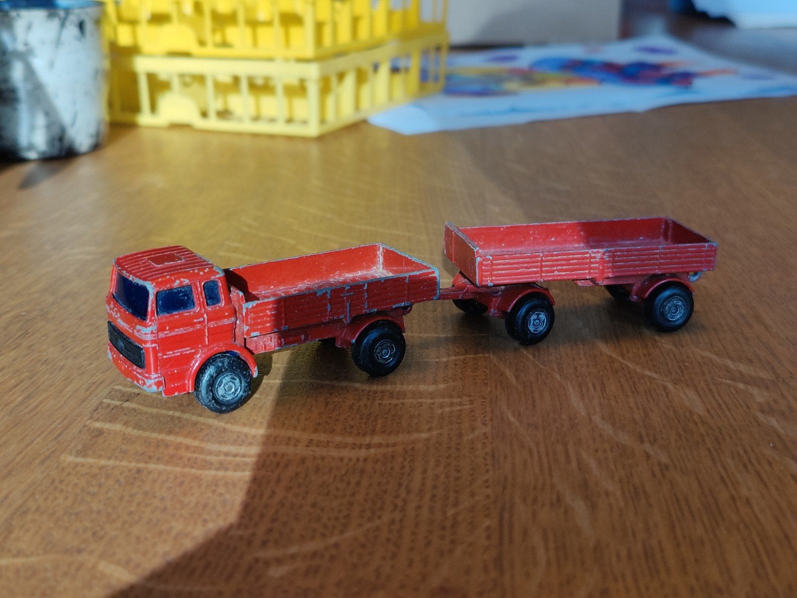 Matchbox Mercedes Truck en Trailer ROOD, Ophalen of Verzenden, Bus of Vrachtwagen