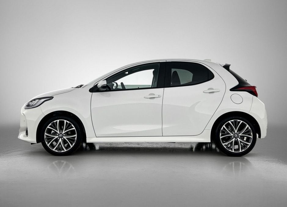 Toyota Yaris 1.5 Hybrid 130 Executive | NIEUWE AUTO | ACTIEP, Auto's, Toyota, 12 maanden, 450 kg, Gebruikt, Wit