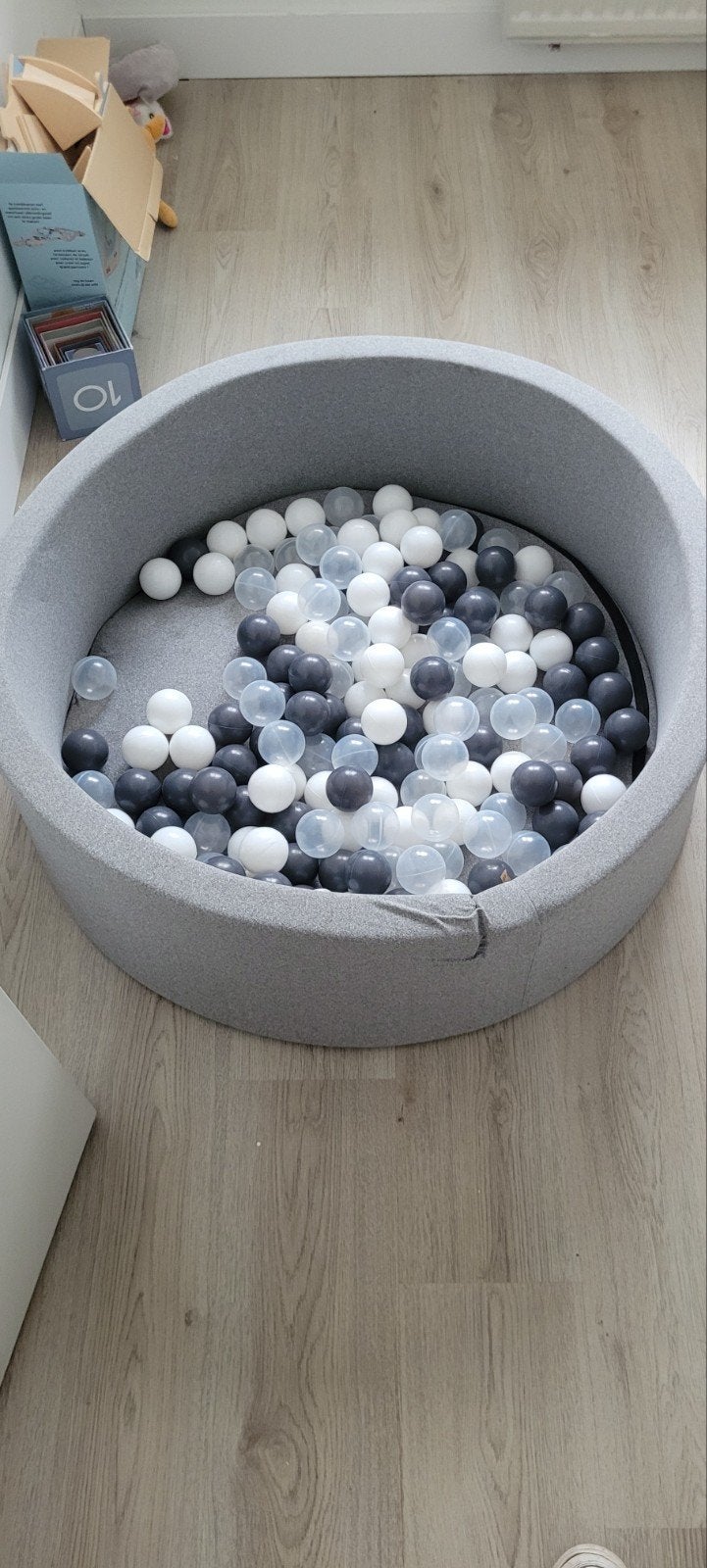 Ballenbak voor kinderen - Grijs met ballen, Ophalen, Gebruikt, Overige typen