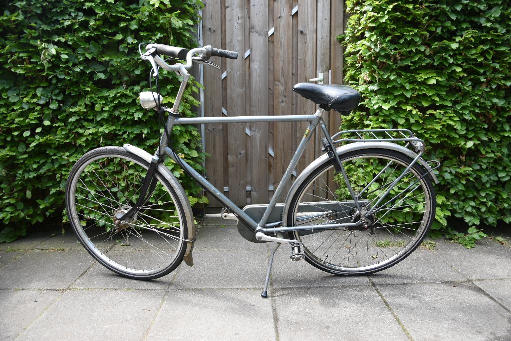 Gazelle Herenfiets Frame=60cm 28inch 3speed AXA, Fietsen en Brommers, Fietsen | Heren | Herenfietsen, Ophalen, Versnellingen, Zo goed als nieuw