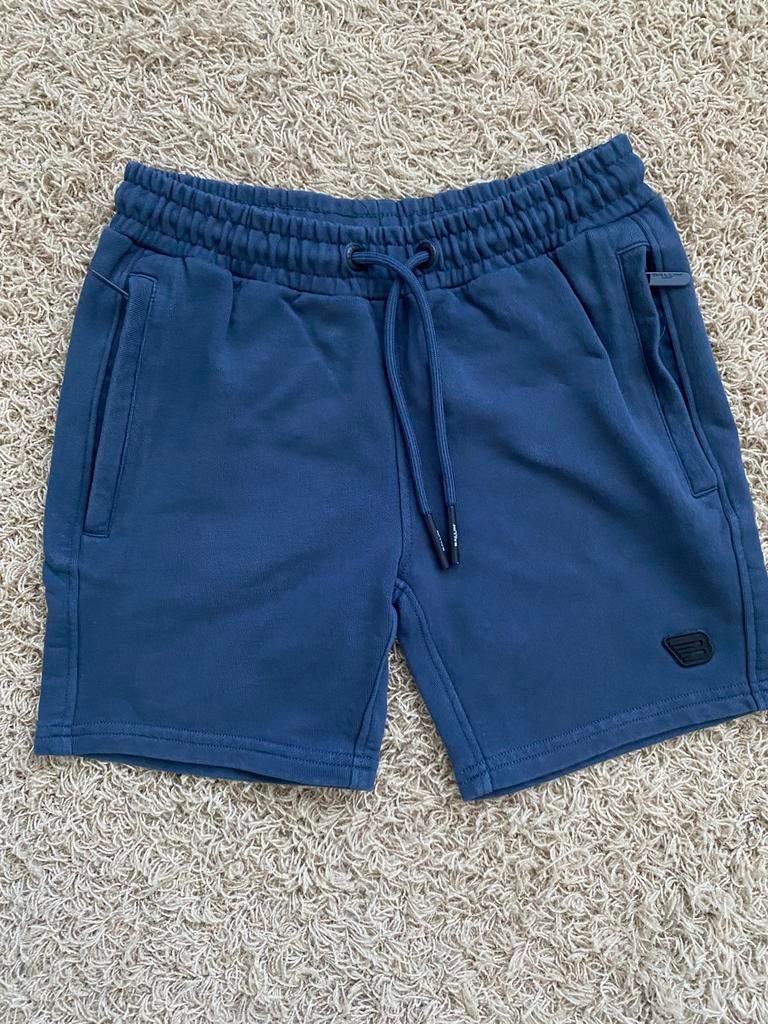 Jongens Short. met afsluitbaren  steekzakken maat 152, Ophalen of Verzenden, Zo goed als nieuw