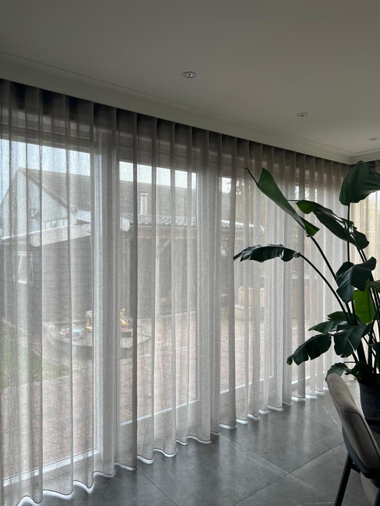 Inbetween gordijnen - kleur linnen, Huis en Inrichting, Crème, 200 cm of meer, Nieuw, Ophalen of Verzenden