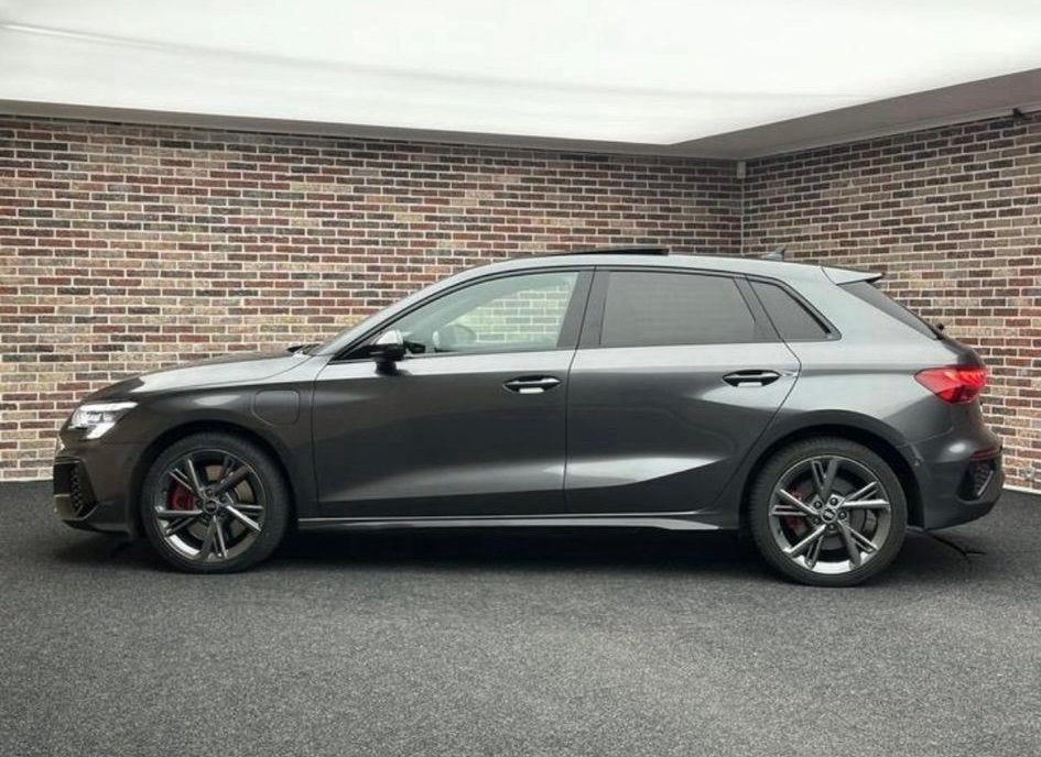 Audi A3 Sportback 45 Tfsi e 245pk S edition | Dak |, 4 cilinders, Plug-in hybride, Parkeerassistent, 93 €/maand