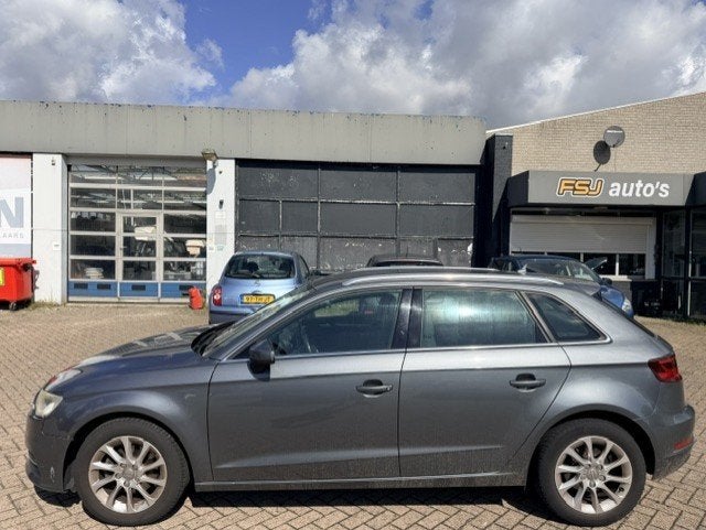 Audi A3 Sportback 1.4 TFSI Attraction Pro Line Plus g-tron /, Auto's, Audi, Stof, Gebruikt, Euro 6, 4 cilinders