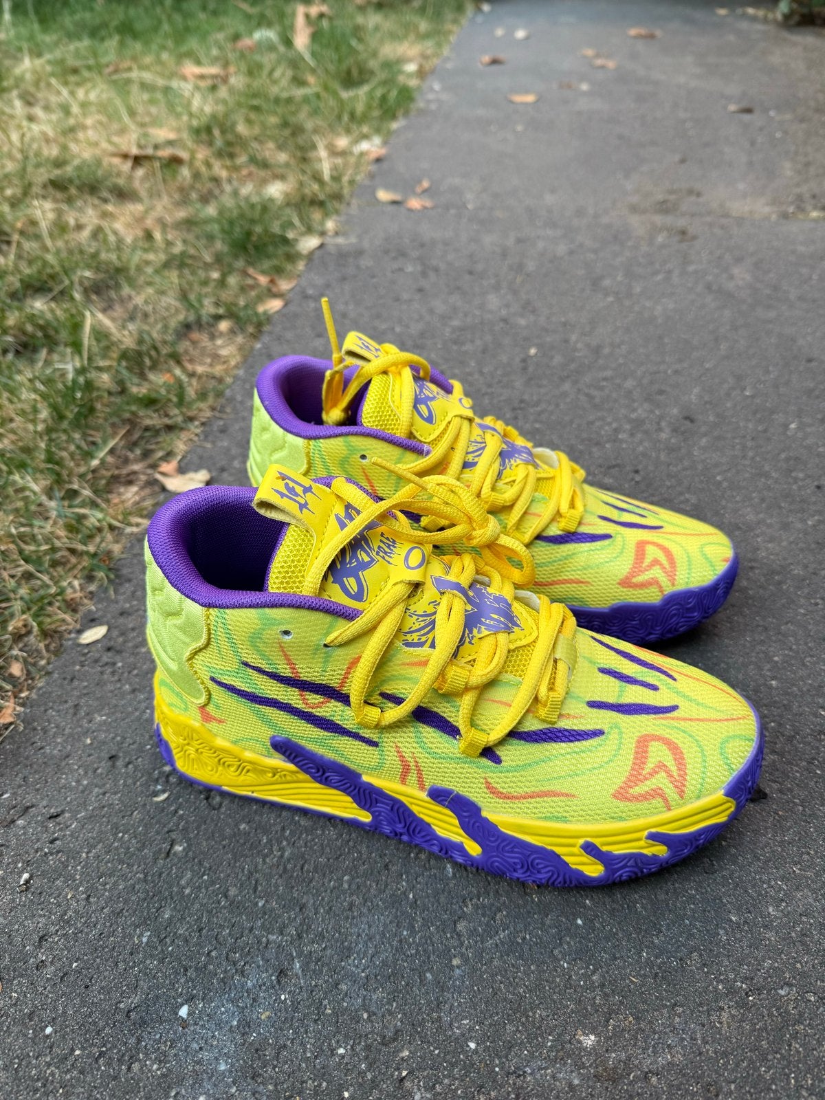 Nieuwe coole basketball schoenen, maat 37,, nooit gedragen, Overige kleuren, Nieuw, Ophalen of Verzenden, Sneakers of Gympen
