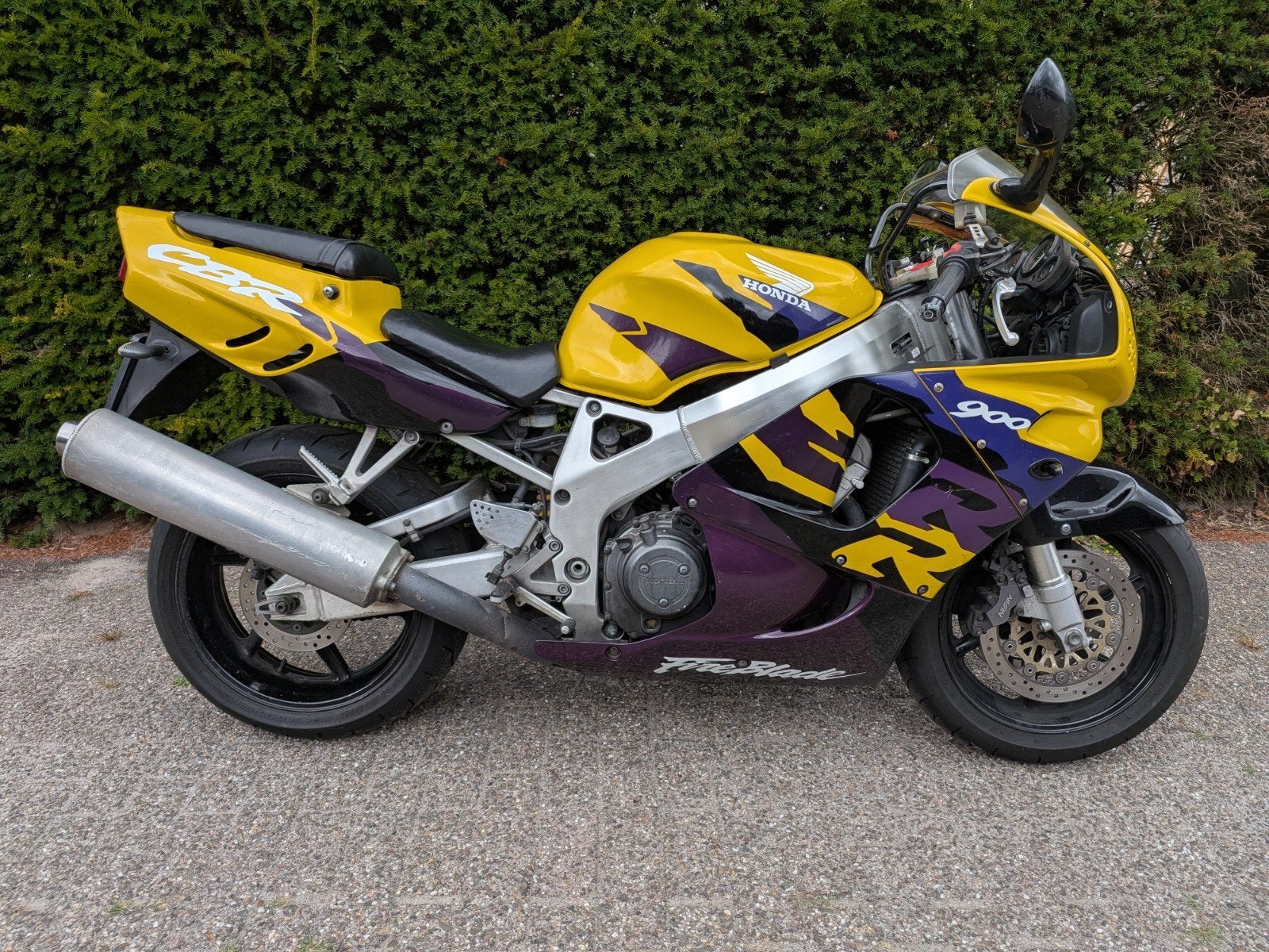 Honda CBR900RR Fireblade - 1997 - geel/paars, 4 cilinders, Motorrijbewijs A, Gebruikt, 900 cc