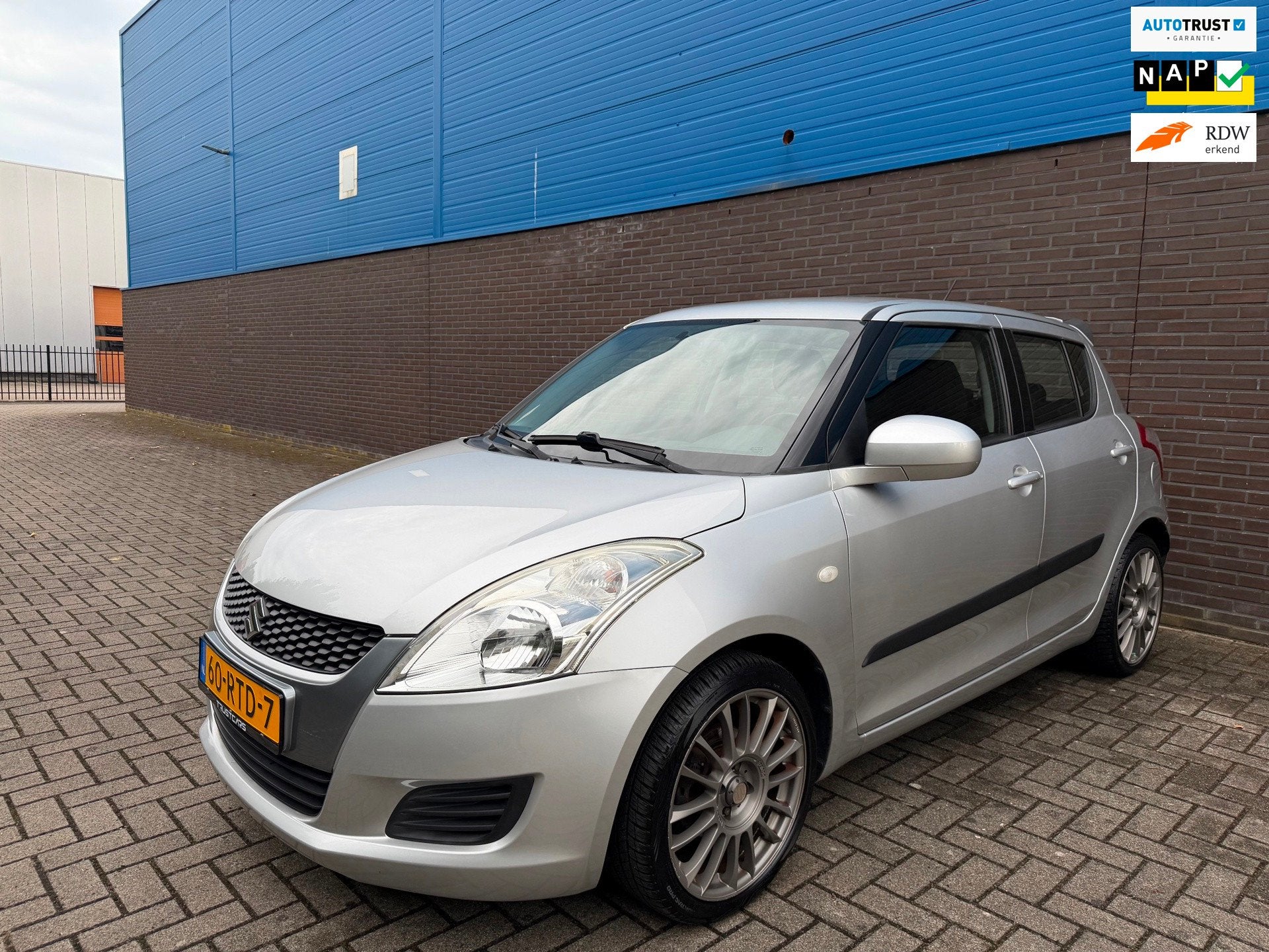 Suzuki Swift 1.2 Comfort EASSS |1e Eigenaar | OH Dealer | 17, Auto's, Suzuki, Voorwielaandrijving, Gebruikt, 4 cilinders, Stoelverwarming