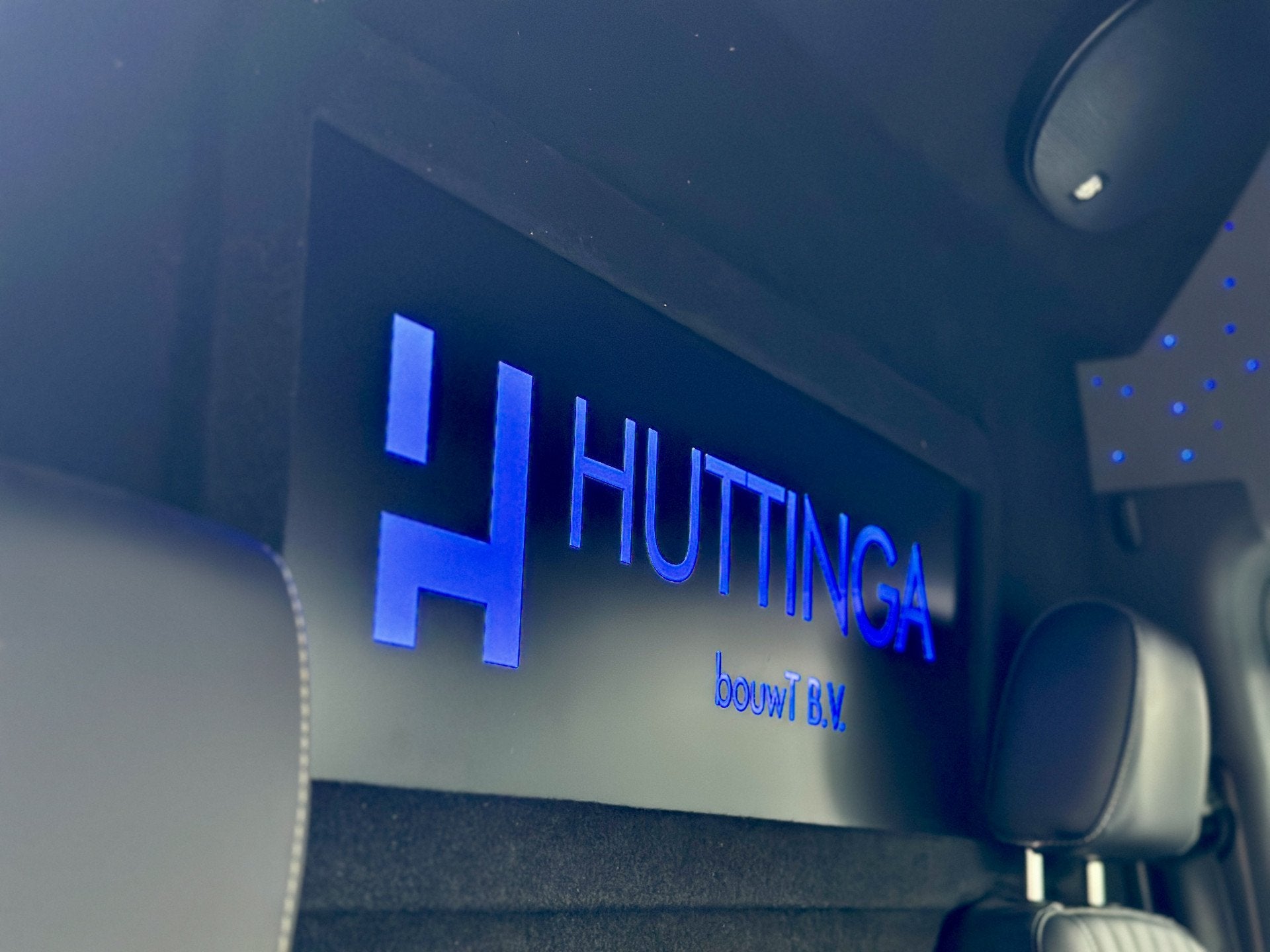 Mercedes-Benz Sprinter 319 1.9 CDI L2H2 | Leer | 2x Schuifde, Automaat, Achterwielaandrijving, Gebruikt, Adaptive Cruise Control