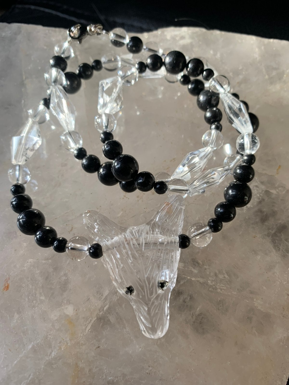 Shungiet shungite wolf totem amulet bergkristal zuivert aura, Magnolia11, Nieuw, Ophalen of Verzenden, Steen of Mineraal