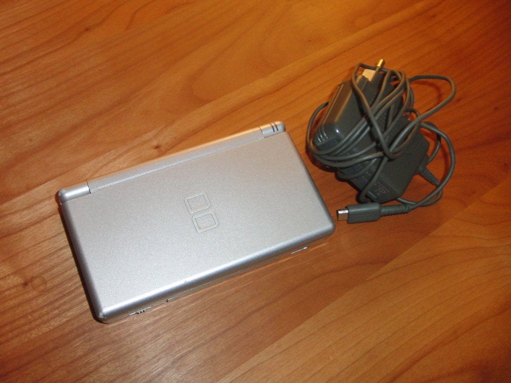 Nintendo DS Lite Silver, Ophalen of Verzenden, Zo goed als nieuw, Zilver, DS Lite