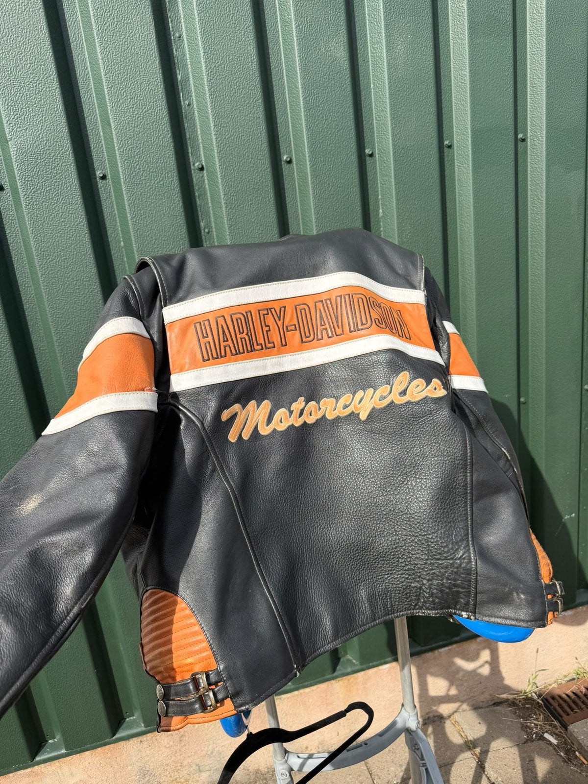 zwarte leren Harley-Davidson motorjas, Motoren, Ophalen