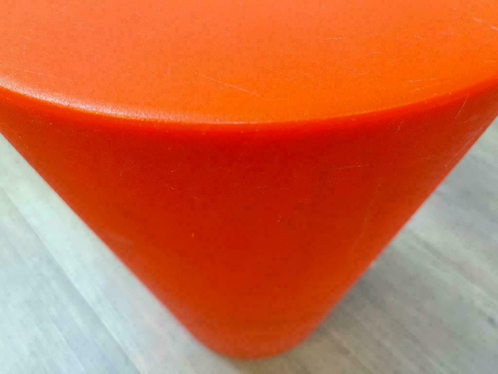 Moooi Container Stool | meerdere stuks | bij TheReSales, Ophalen of Verzenden, Zo goed als nieuw, Kunststof