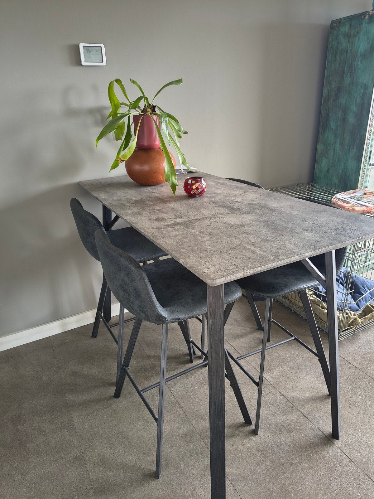 tafel met 4 bijbehorende barkrukken, Huis en Inrichting, Tafels | Eettafels, Ophalen of Verzenden, Rechthoekig, 50 tot 100 cm
