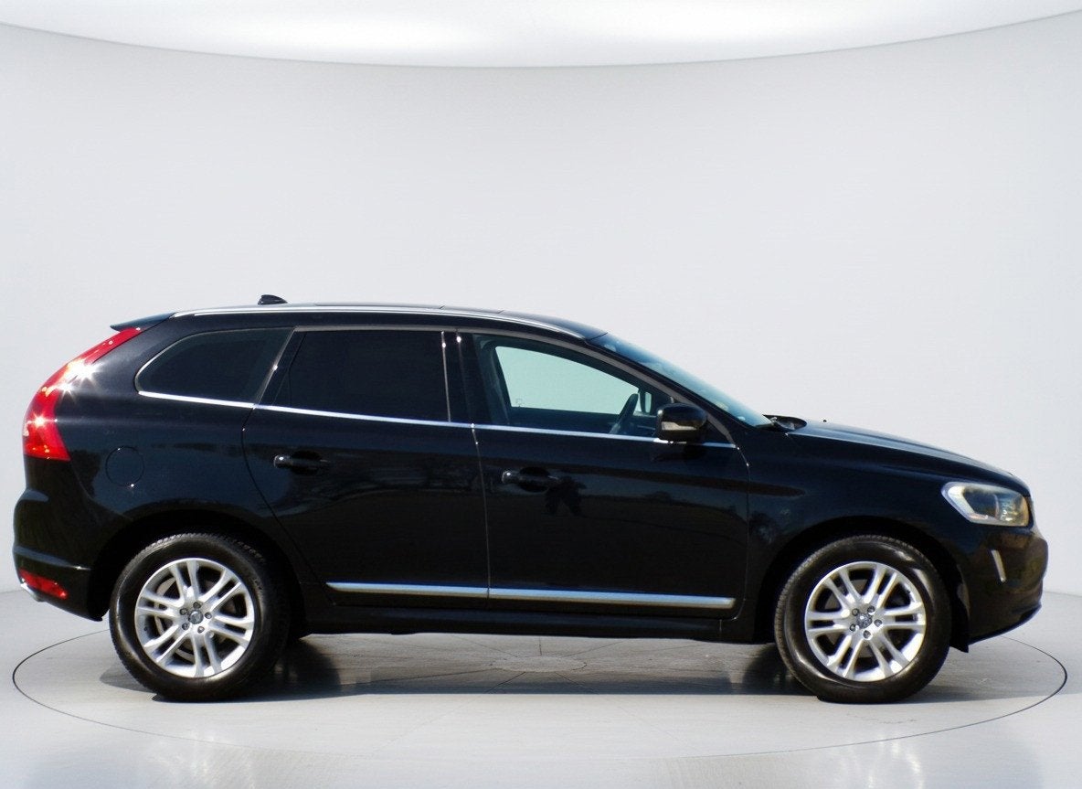 Volvo XC60 2.0 D4 FWD Ocean Race|Pano|Leder|Xenon|ACC|PDC|BT, Auto's, Voorwielaandrijving, Panoramadak, 4 cilinders, Zwart