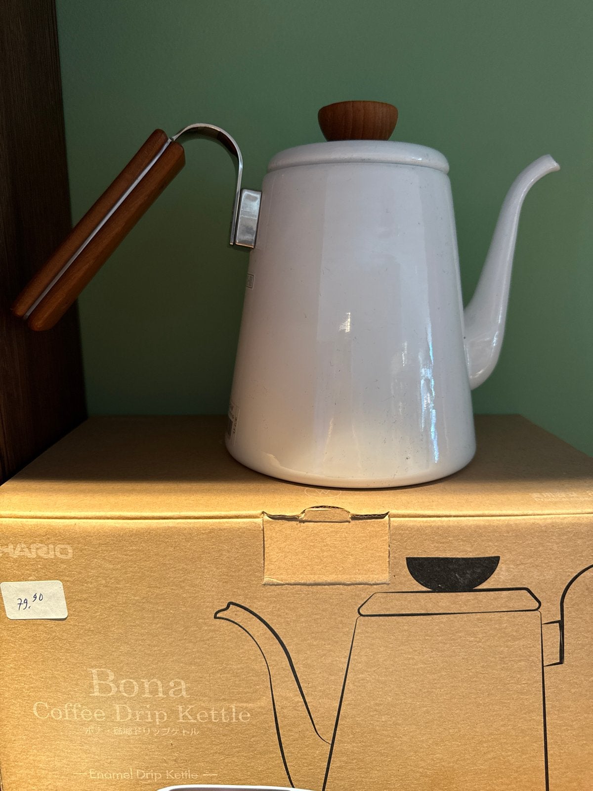 Hario Bona Coffee Drip Kettle - Wit met houten handvat, Theepot/fluitketel, Nieuw, Ophalen of Verzenden, Metaal