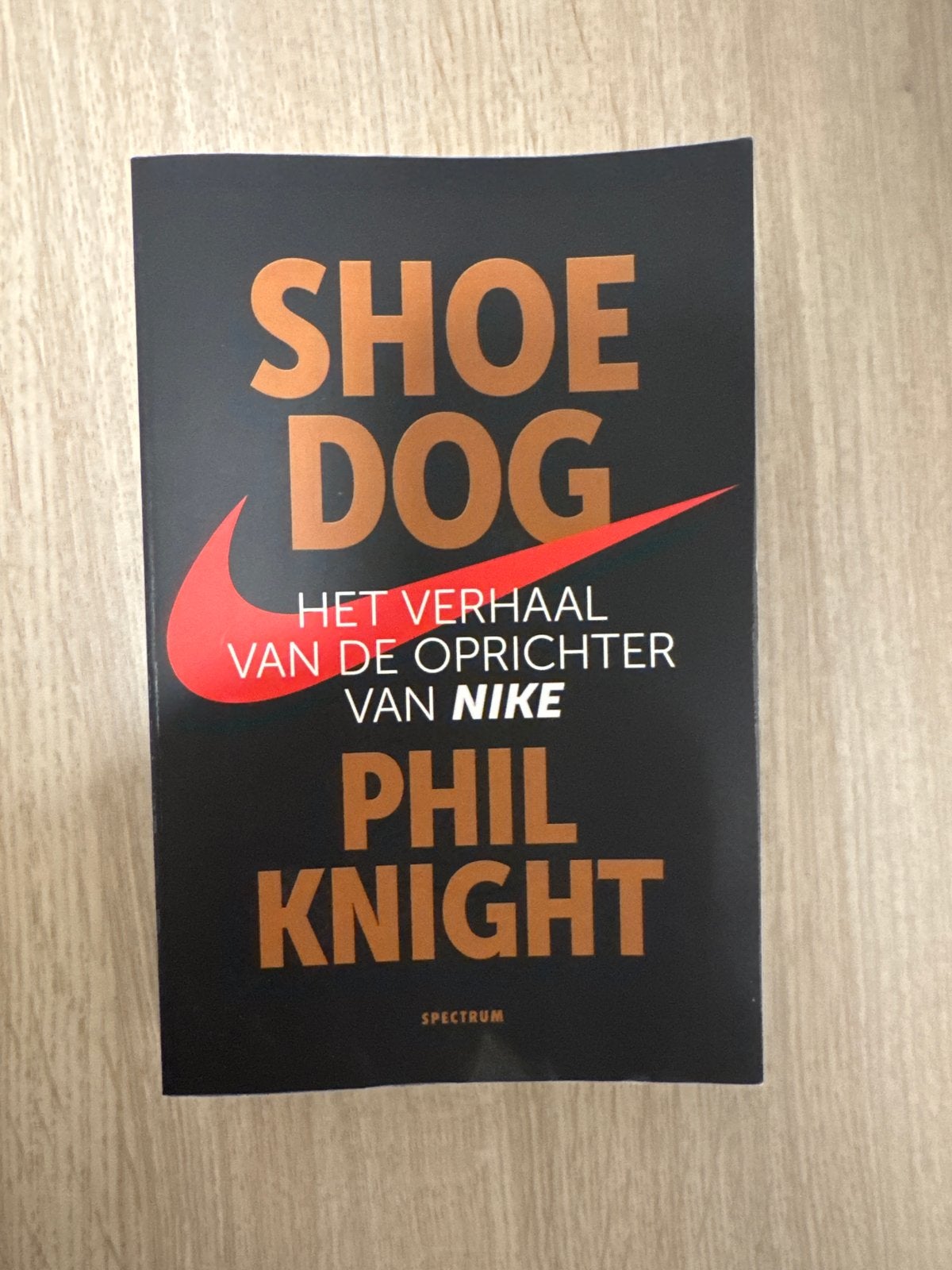 Shoe Dog: Het verhaal van de oprichter van Nike - Phil Knigh, Ophalen of Verzenden, Gelezen, Sport