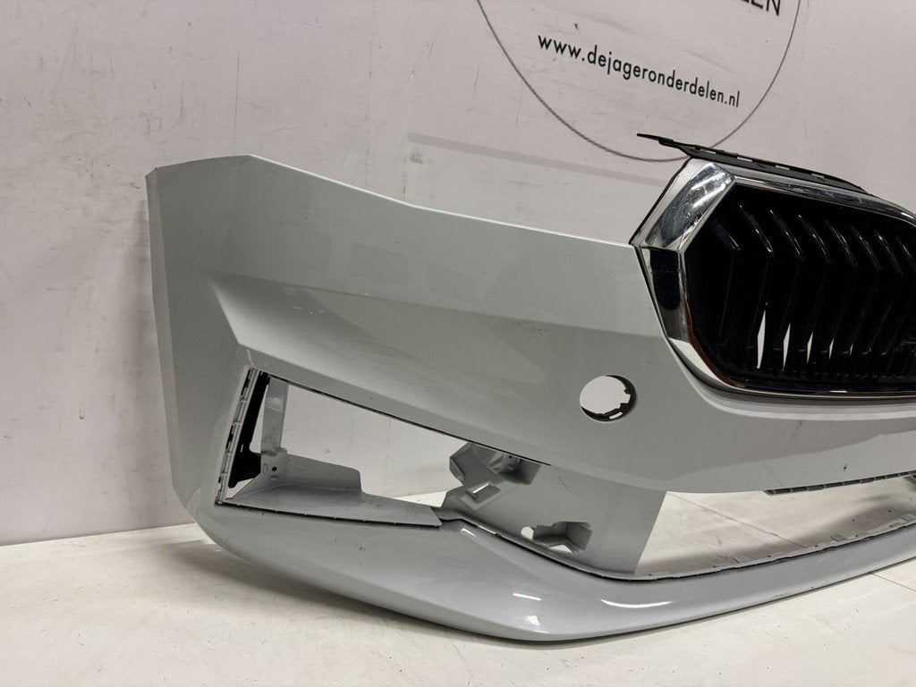 SKODA FABIA 4 VOORBUMPER BUMPER 6VA807221 2021-, Voor, Skoda, Bumper, Skoda Auto a.s.