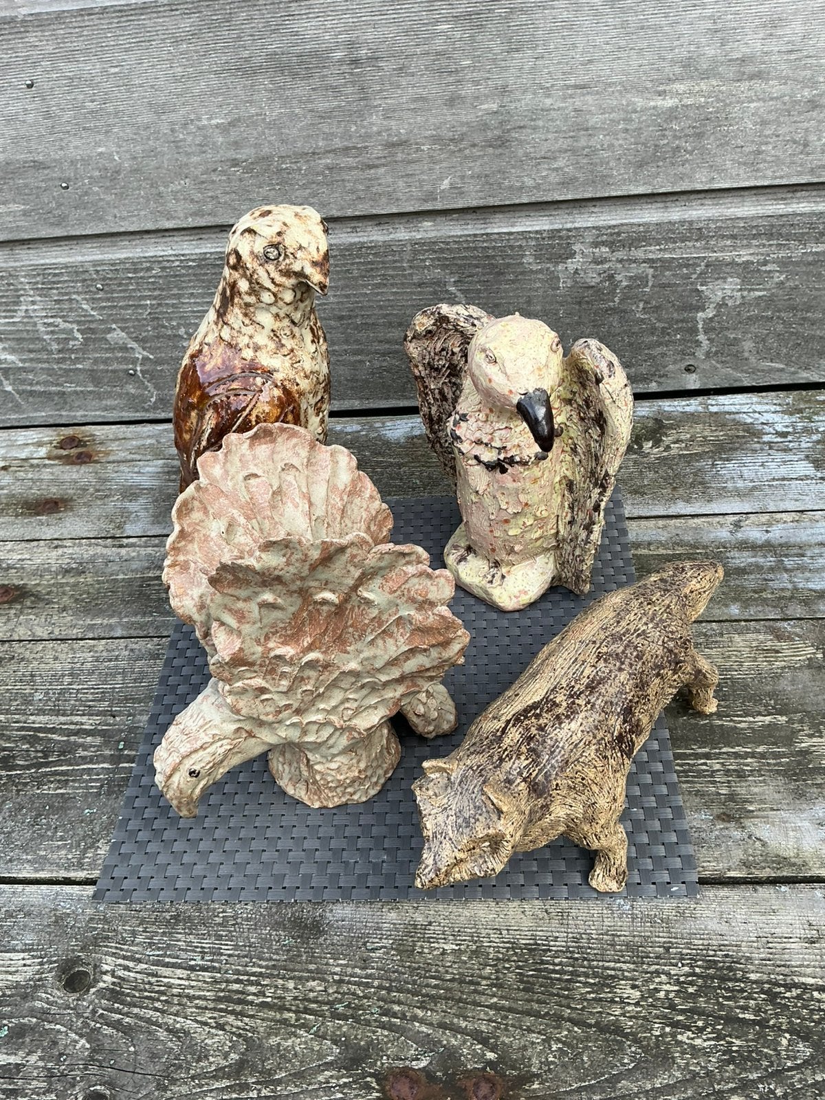 4 keramiek (tuin) beeldjes - adelaar, gier, havik en wolf, Tuin en Terras, Tuinbeelden, Ophalen of Verzenden, Zo goed als nieuw