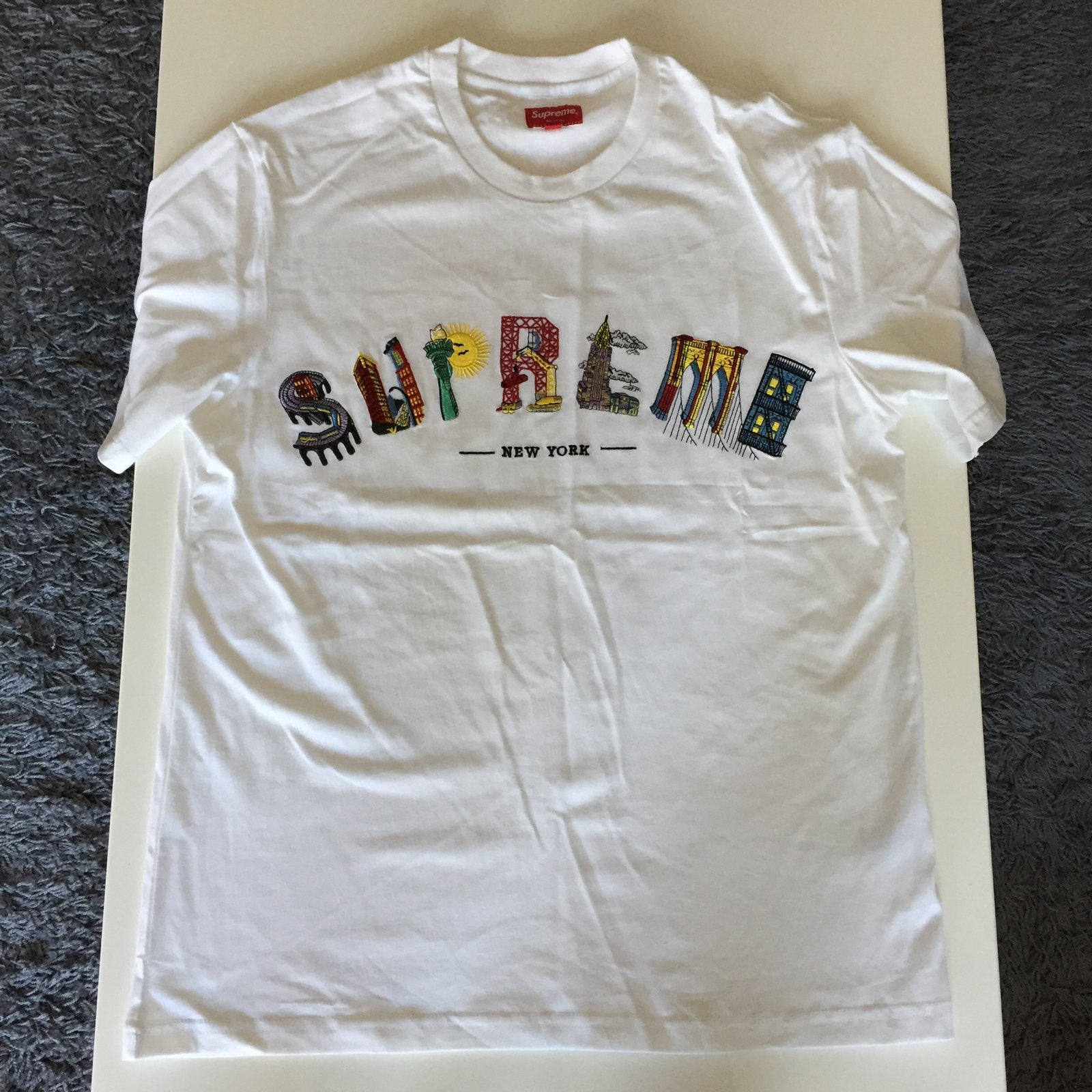 Witte Supreme city arc tee 19ss t shirt t-shirt in maat M, Ophalen of Verzenden, Zo goed als nieuw, Maat 48/50 (M), Wit