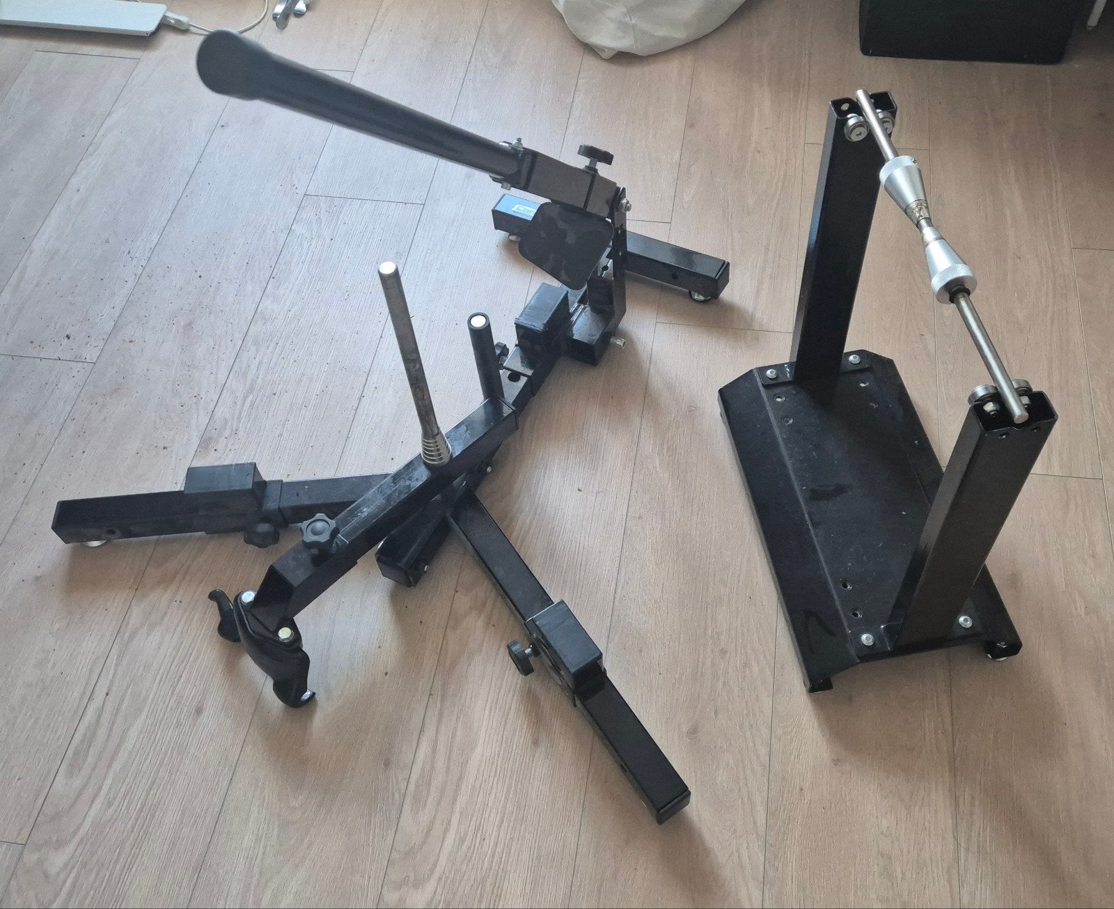 ConStands banden demonteer- en balanceerapparaat, Ophalen