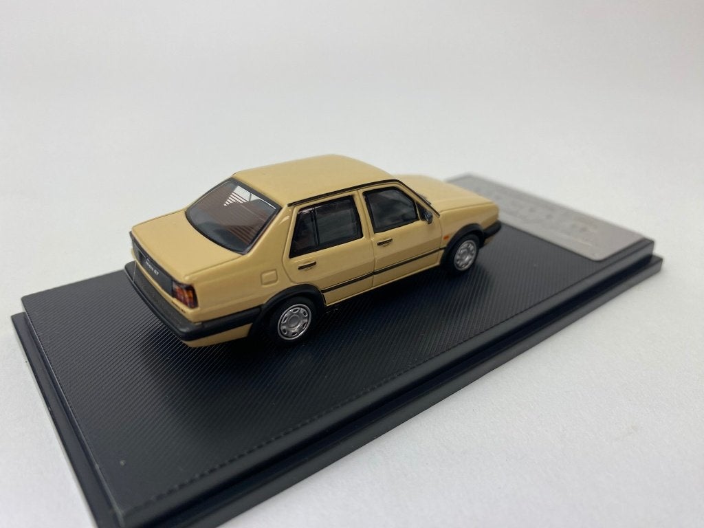 My Model Collect 1:64 Volkswagen Jetta GT donker beige, -, Nieuw, Ophalen of Verzenden, -