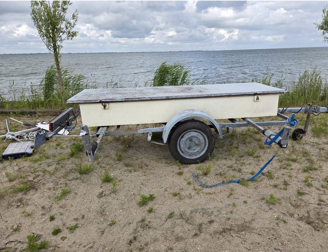 Nu te koop! Catamaran trailer!, Ophalen