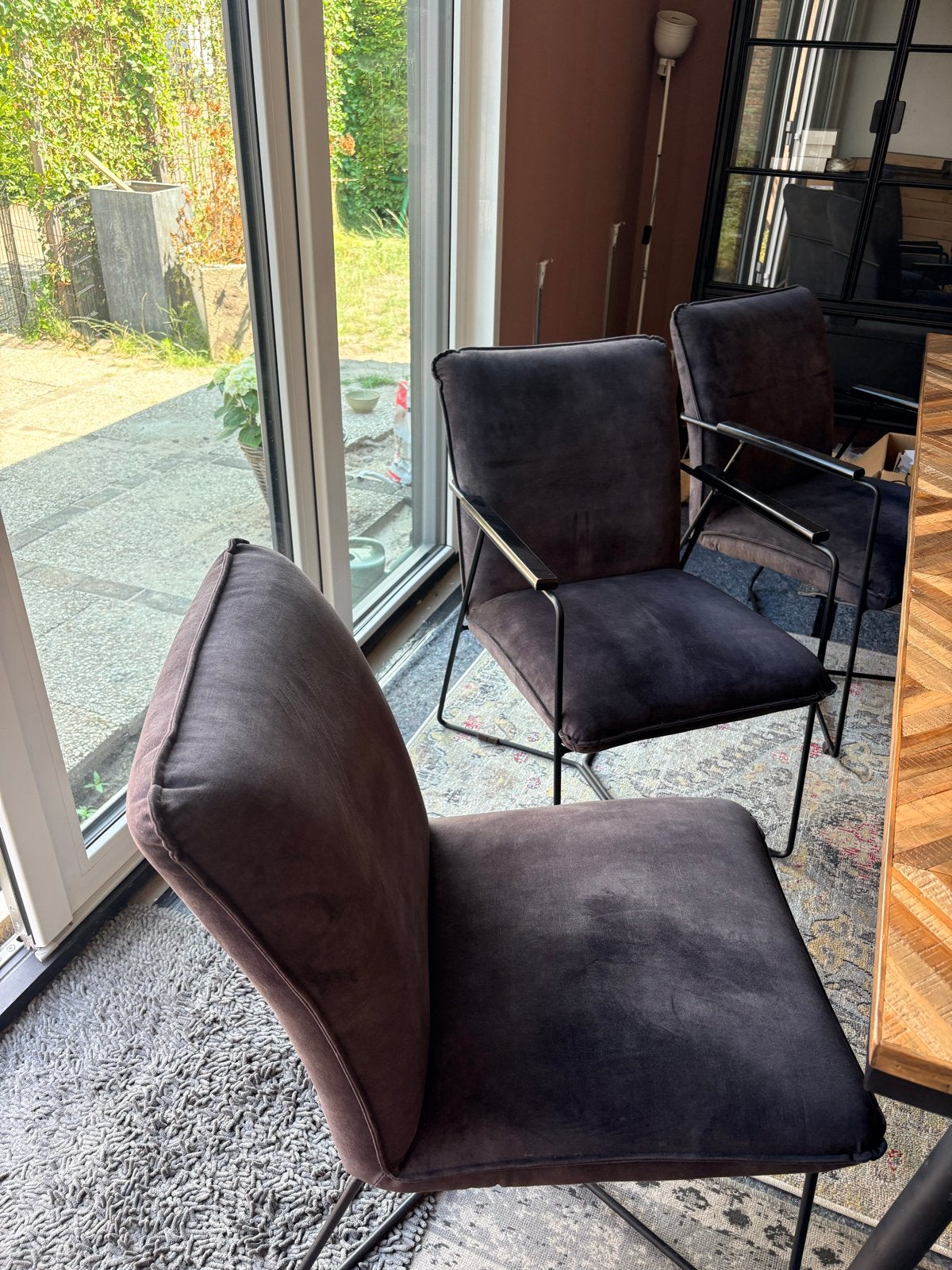 Eetkamerstoelenset: 1 bank en 3 stoelen (4 jaar oud), Ophalen, Gebruikt, Drie, Stof