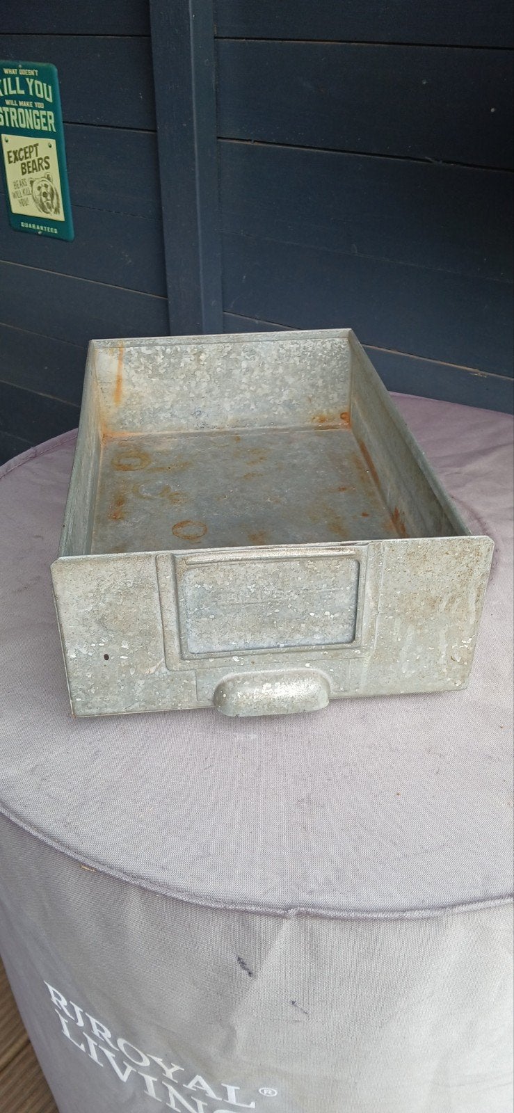 Brocante zinken bak, Ophalen