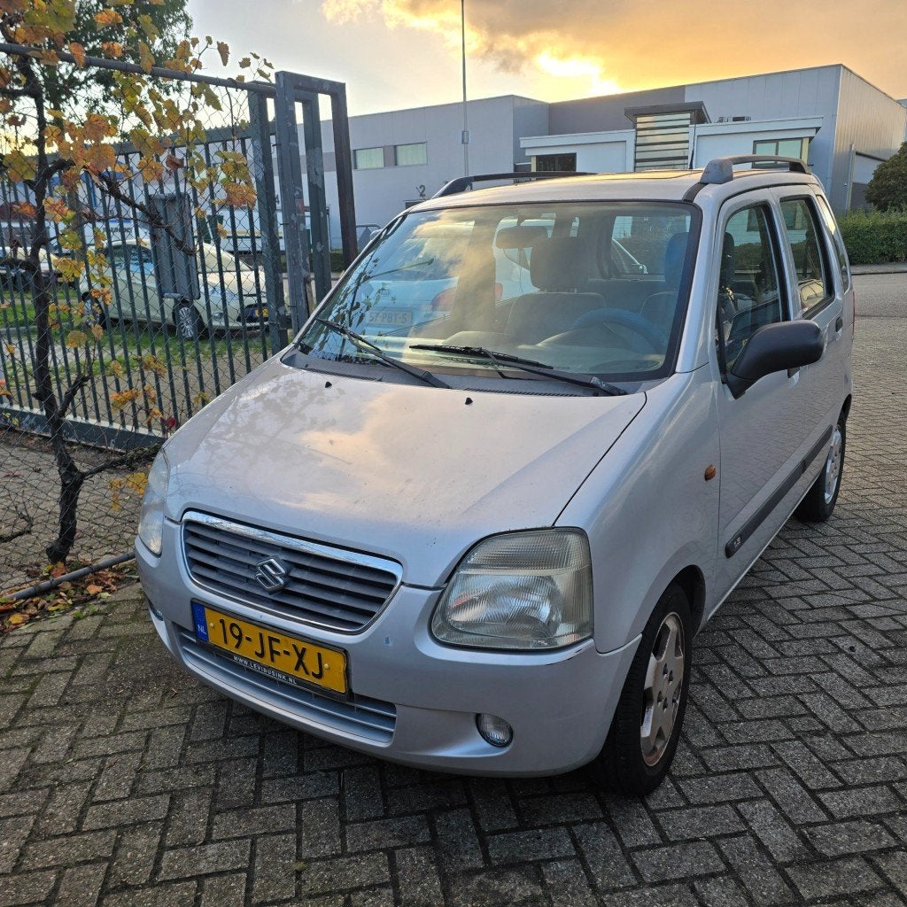 Suzuki WAGON R 1.3 glx  lage kilometerstand, Auto's, Gebruikt, 4 cilinders, 4 stoelen, Handgeschakeld