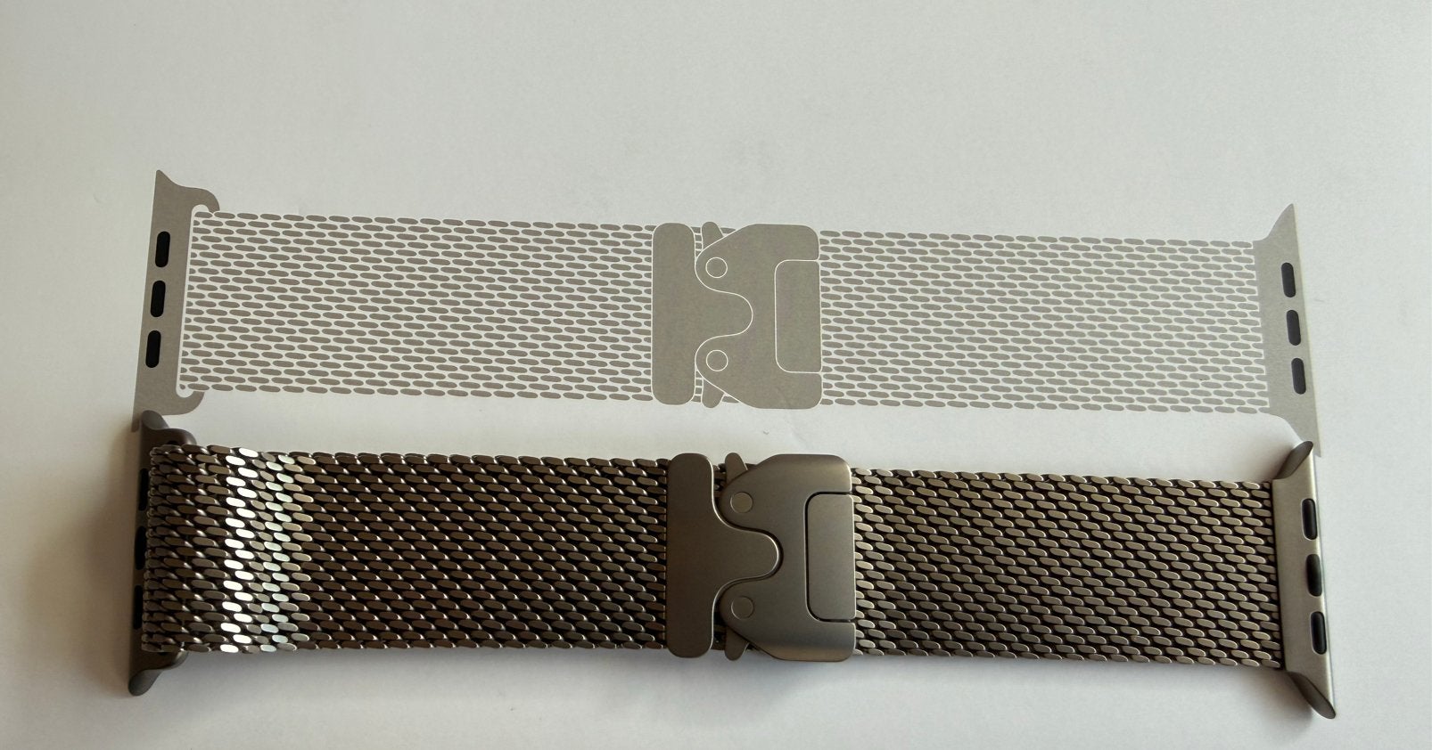 Apple Titanium Milanese – Maat M, IOS, Ophalen of Verzenden, Zo goed als nieuw, Waterdicht