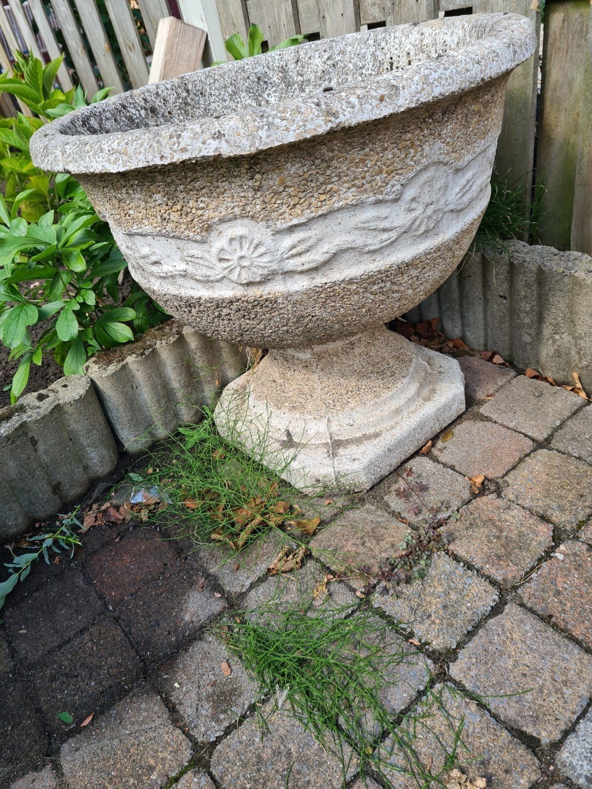 Grote stenen bloempot - Klassieke urn vorm, Ophalen, Gebruikt, Rond, Balkon
