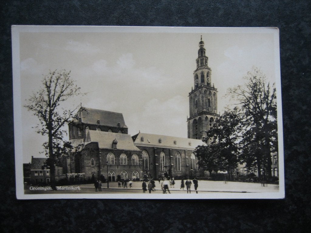 GRONINGEN Martinitoren en kerk E, Ophalen of Verzenden, 1920 tot 1940, Groningen