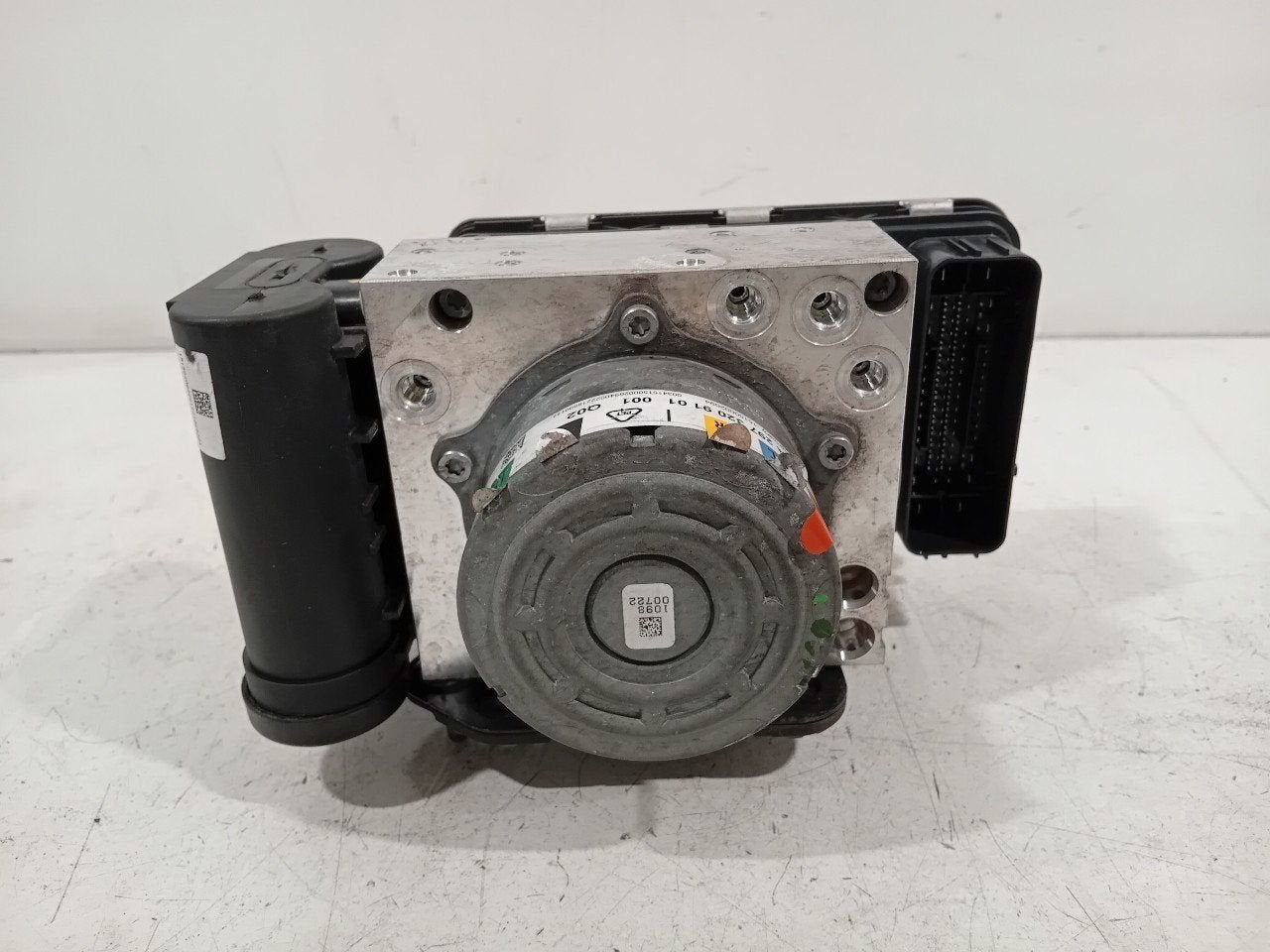 Compressor Mercedes-Benz EQ-Klasse, Onderdelen@venauto.nl, Van der Ven Autorecycling B.V., Gebruikt, Ettenseweg 76, 4706 PB Roosendaal, The Netherlands