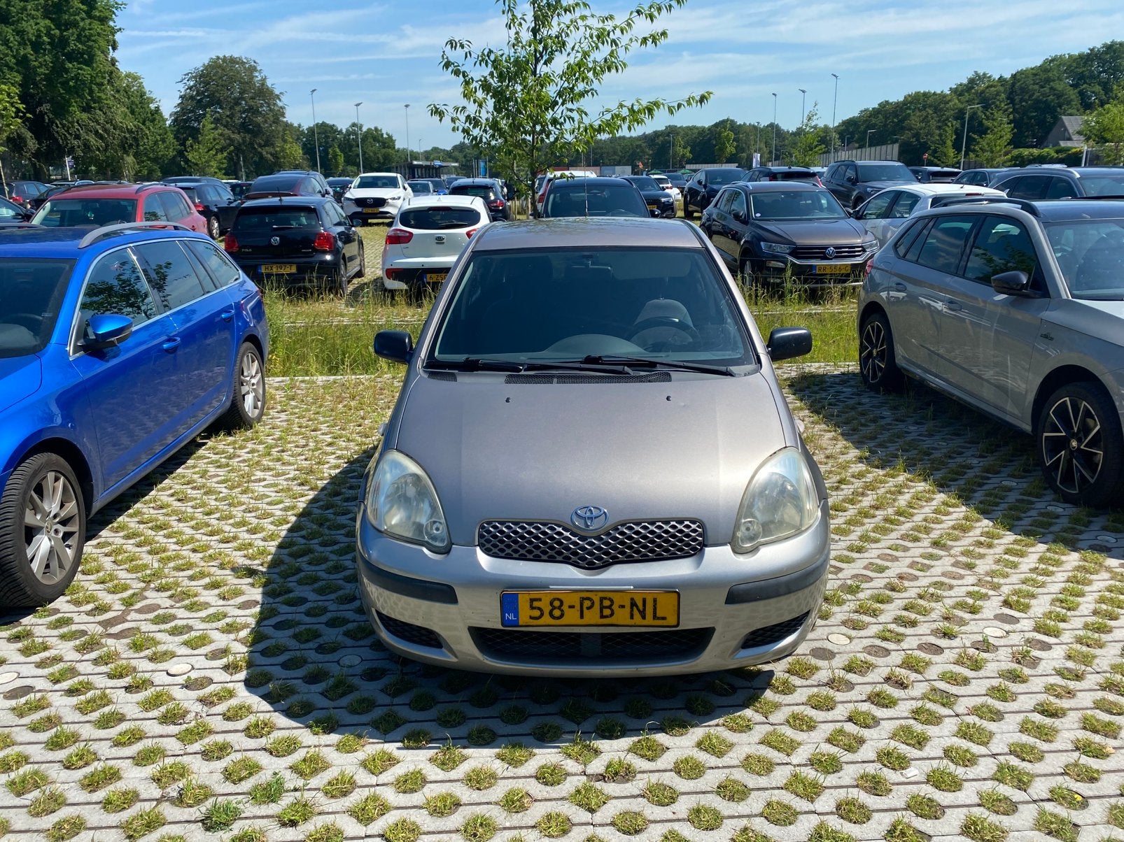 Toyota Yaris 1.3 16V Vvti 5DR Linea Terra 2004 Grijs, Voorwielaandrijving, 4 cilinders, 400 kg, Origineel Nederlands