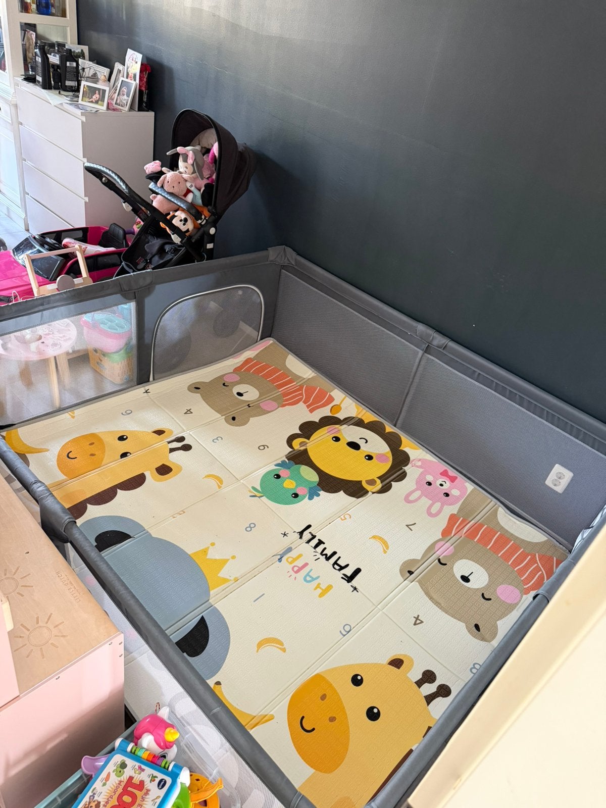 Mooie grondbox 180X200, Kinderen en Baby's, Ophalen of Verzenden, Zo goed als nieuw, Vierkant