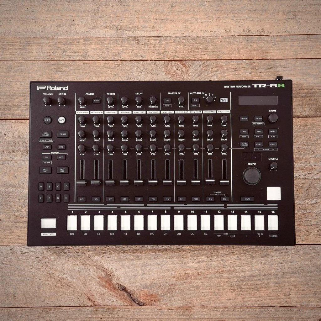 Tr-8s drumcomputer inc alle updates, Muziek en Instrumenten, Drumcomputers, Ophalen of Verzenden, Zo goed als nieuw, Roland