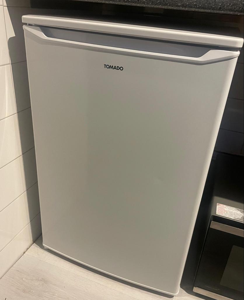 Tomado koelkast met vriesvak, 100 tot 150 liter, 45 tot 60 cm, Ophalen, 85 tot 120 cm