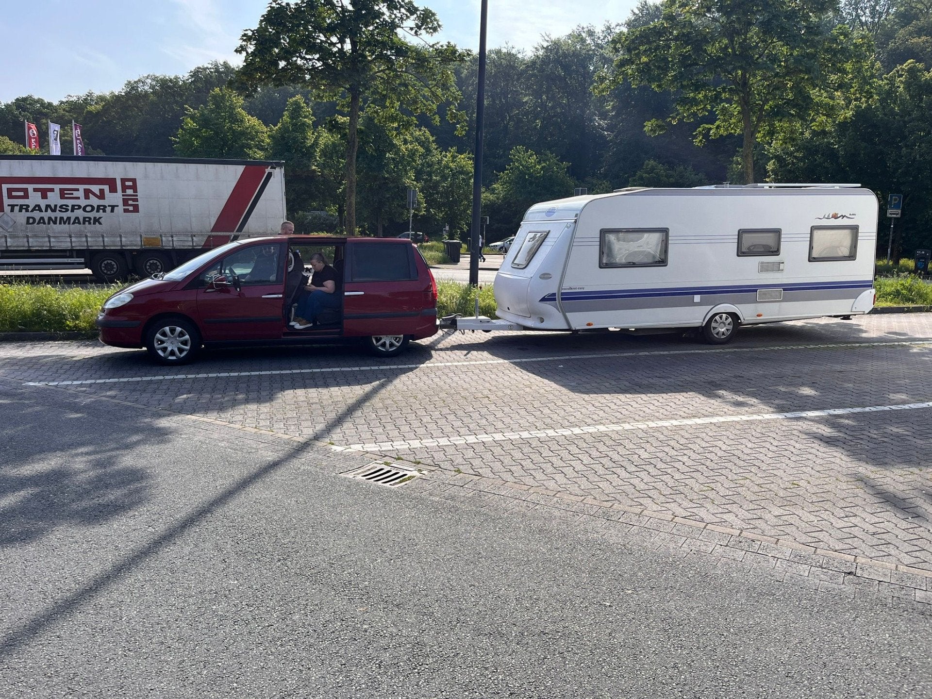 Hobby DE LUXE 540 UL/ENKELE BEDDEN/VOORTENT/LUIFEL/ MOVER 20, Caravans en Kamperen, Caravans, Rondzit, Hobby, Bedrijf, Autobedrijf Neplenbroek