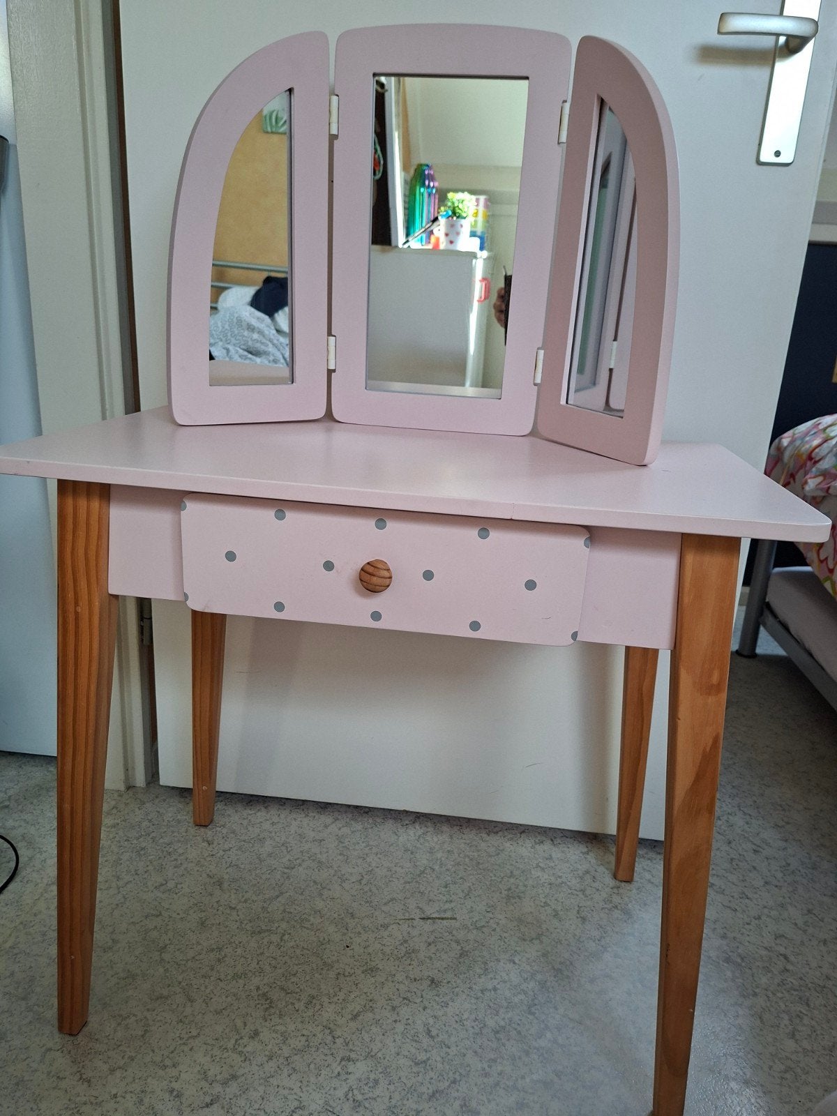 Roze kaptafel met spiegel en lade, Ophalen, Gebruikt, Tafel(s)